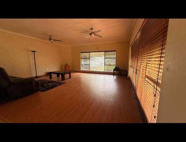 4 BEDROOM HOUSE FOR SALE IN KIBLER PARK